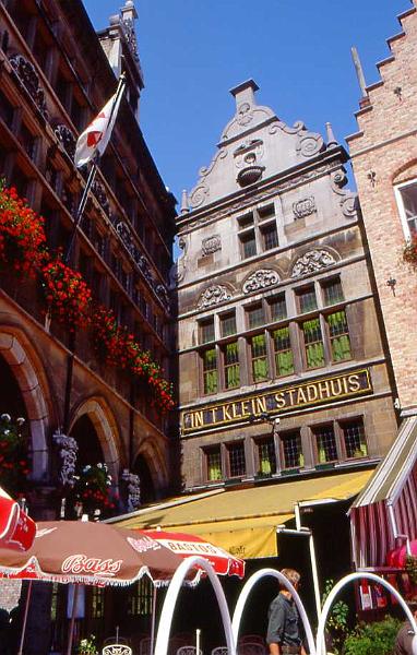 81-Ypres,Grand-Place,20 agosto 1989.jpg